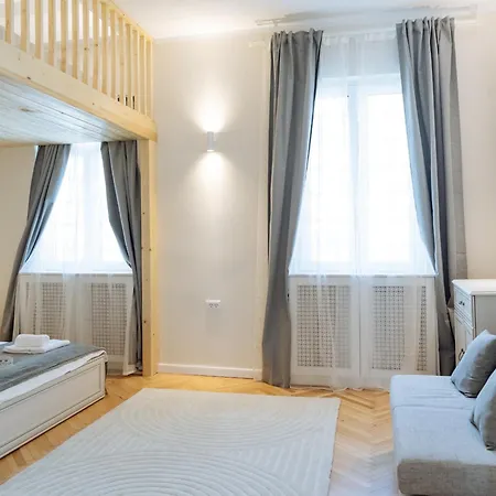 Apartment The Golden Palace *